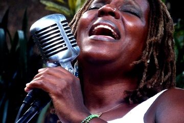 Michaela Harrison faz show